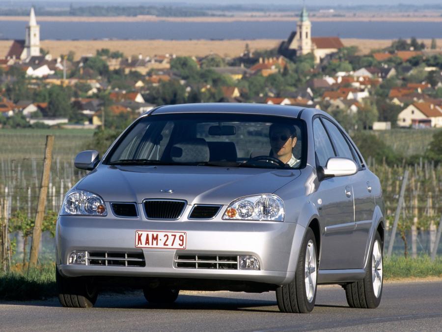  Daewoo Nubira Sedan 2003 года  (фото 12 из 16)